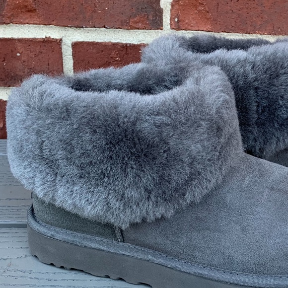 New UGG Classic Mini Fluff Bootie - Picture 12 of 13